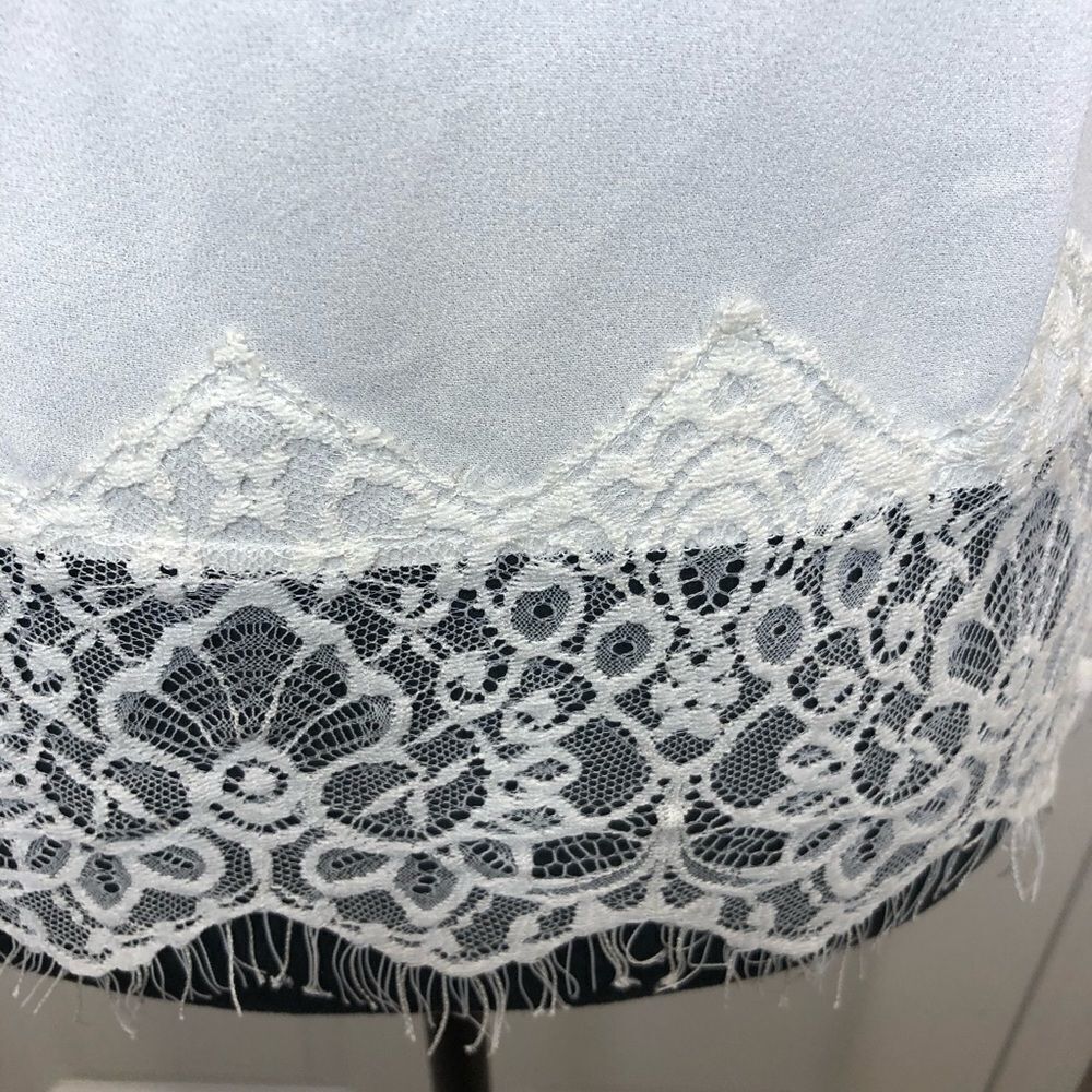 Divide H&M white lace fringed top size x small - Picture 2 of 10